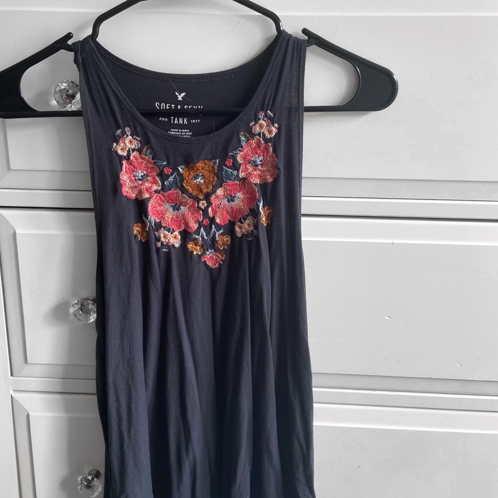 American Eagle flower tank top